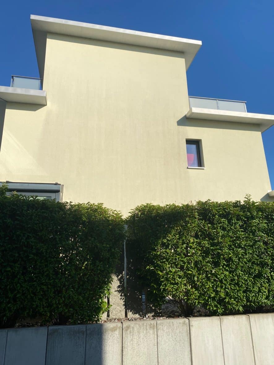 Före: Villa – fasadtvätt och skyddsbehandling